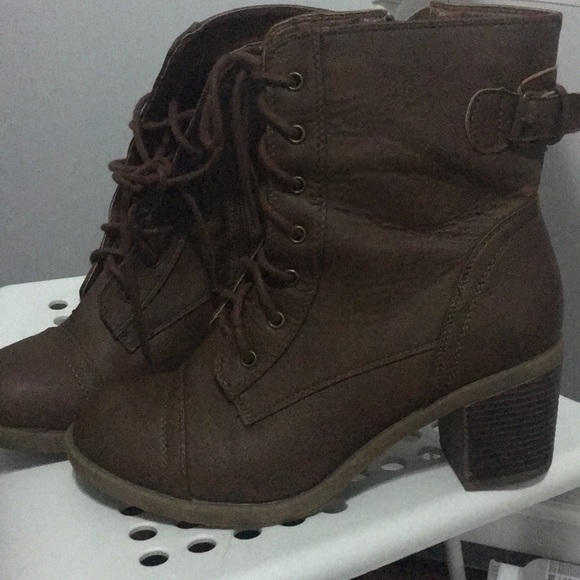 Heeled combat boots - Picture 3 of 3